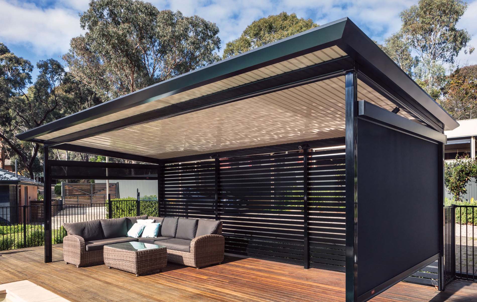 Modern flat roof patio with integrated lighting and timber-look posts